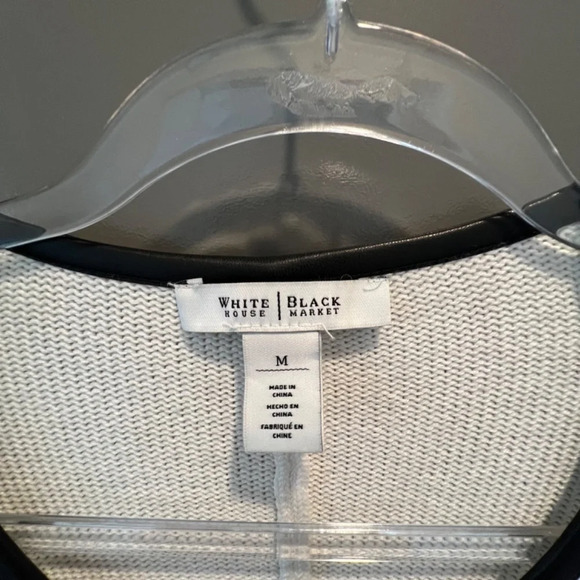 White House Black Market size M Schawll Grey, White, and Black sweater material - Picture 2 of 7